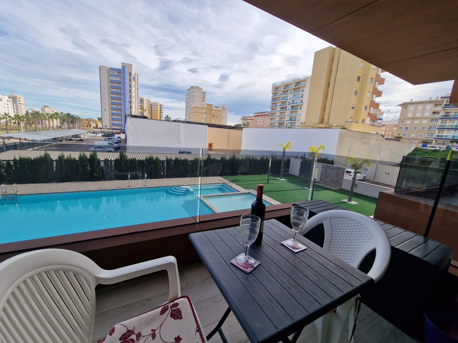 Apartamento de 2 habitaciones en Guardamar del Segura en venta con piscina - 249.900 € (Ref: 9584441)