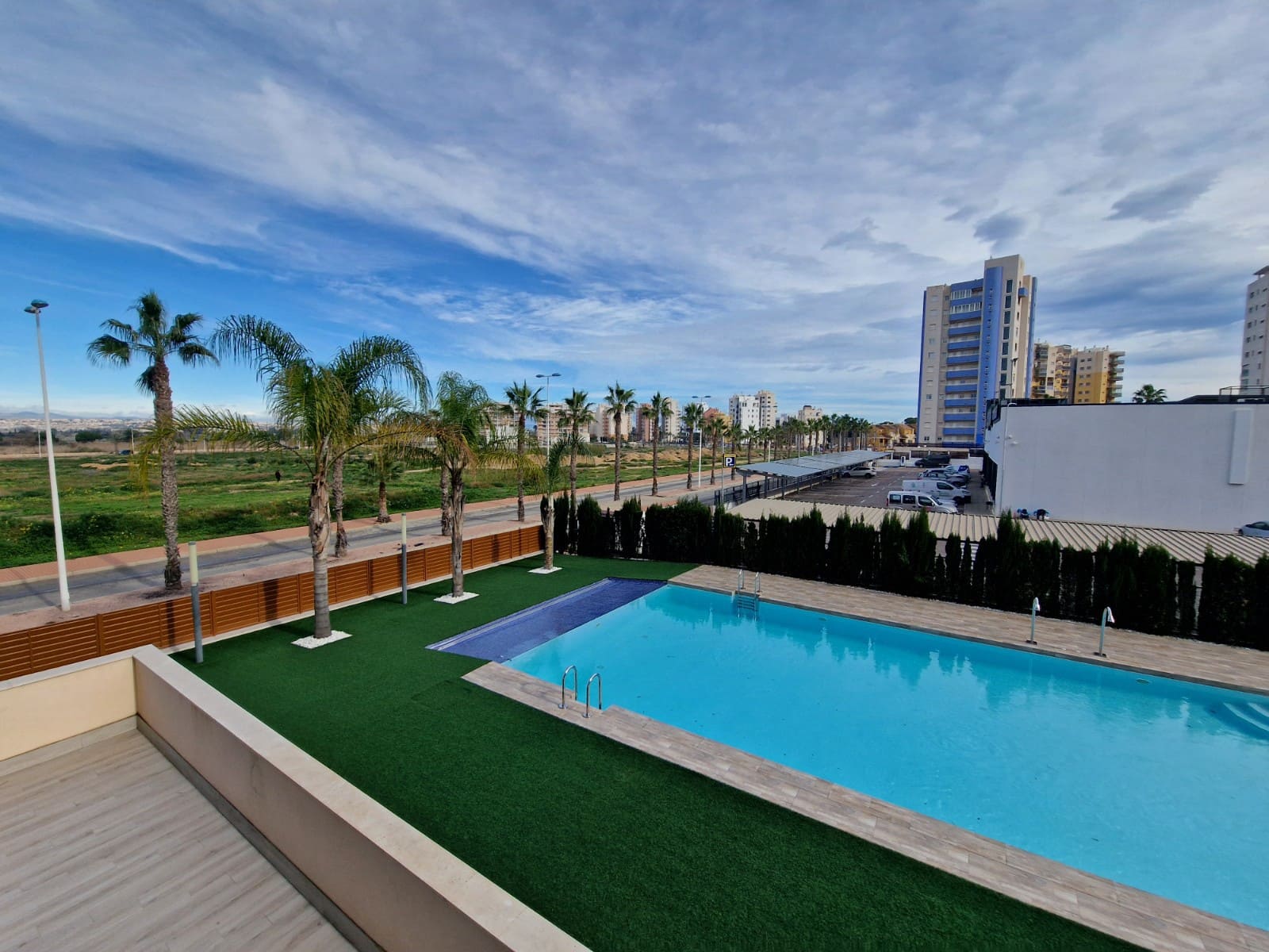 Apartamento de 2 habitaciones en Guardamar del Segura en venta con piscina - 249.900 € (Ref: 9584441)