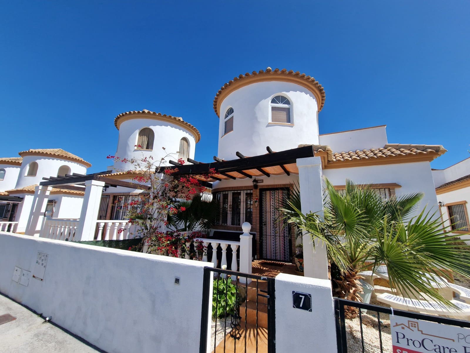 3 bedroom Villa for sale in El Raso with pool - € 220,000 (Ref: 9673991)