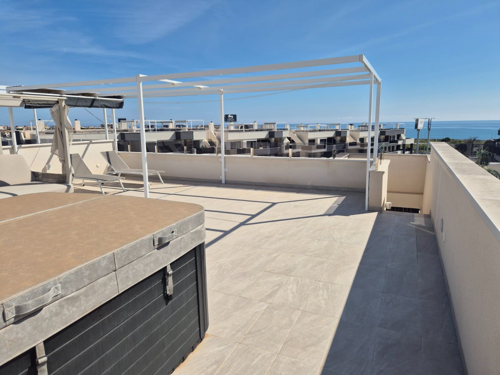 2 chambre Penthouse à vendre à Playa Flamenca avec piscine - 549 000 € (Ref: 9677037)