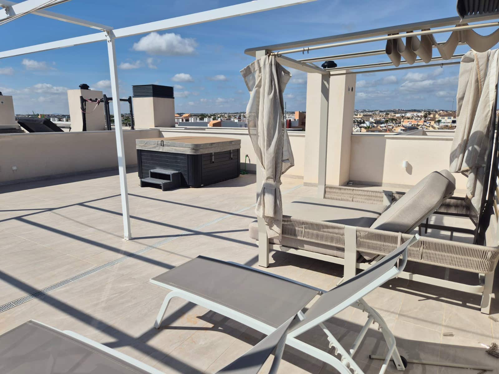 2 chambre Penthouse à vendre à Playa Flamenca avec piscine - 549 000 € (Ref: 9677037)