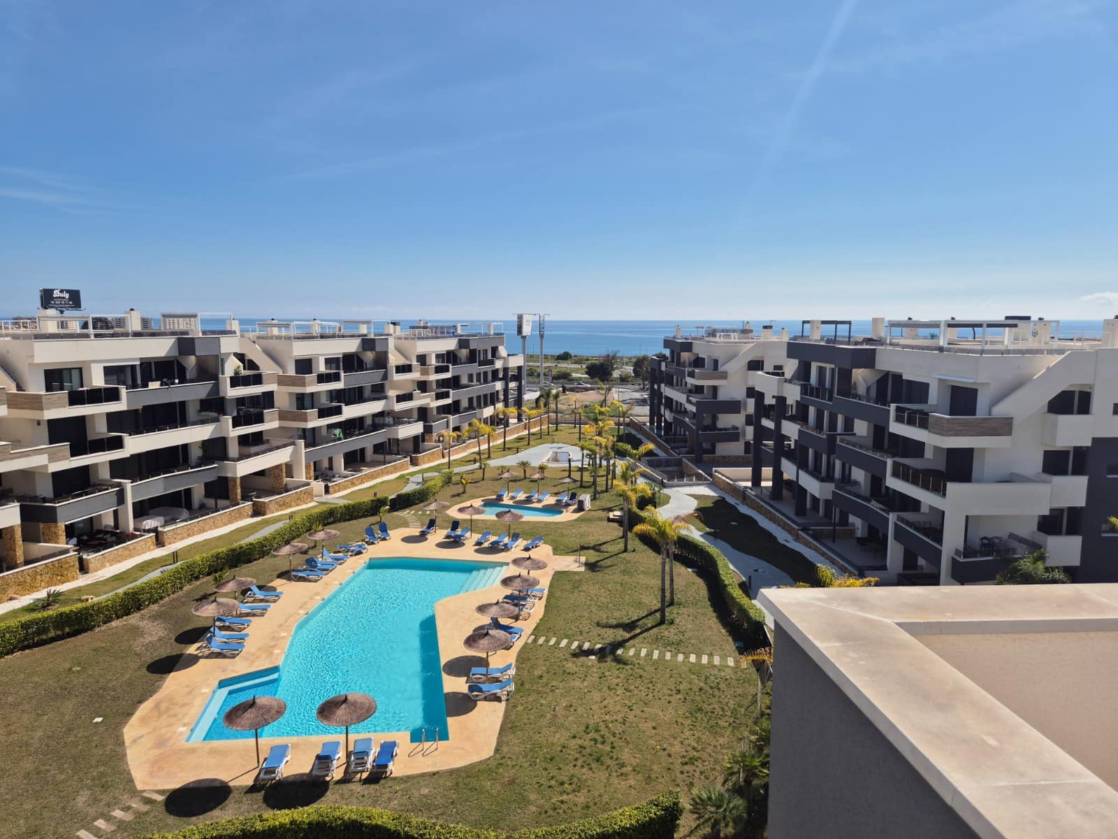 2 chambre Penthouse à vendre à Playa Flamenca avec piscine - 549 000 € (Ref: 9677037)