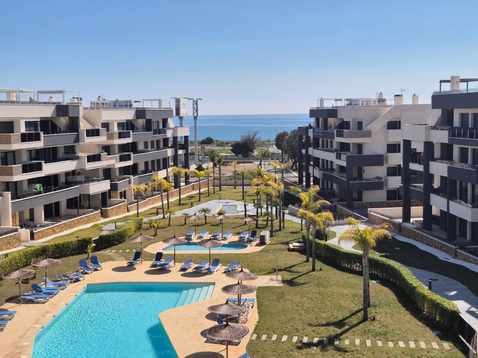 2 chambre Penthouse à vendre à Playa Flamenca avec piscine - 549 000 € (Ref: 9677037)