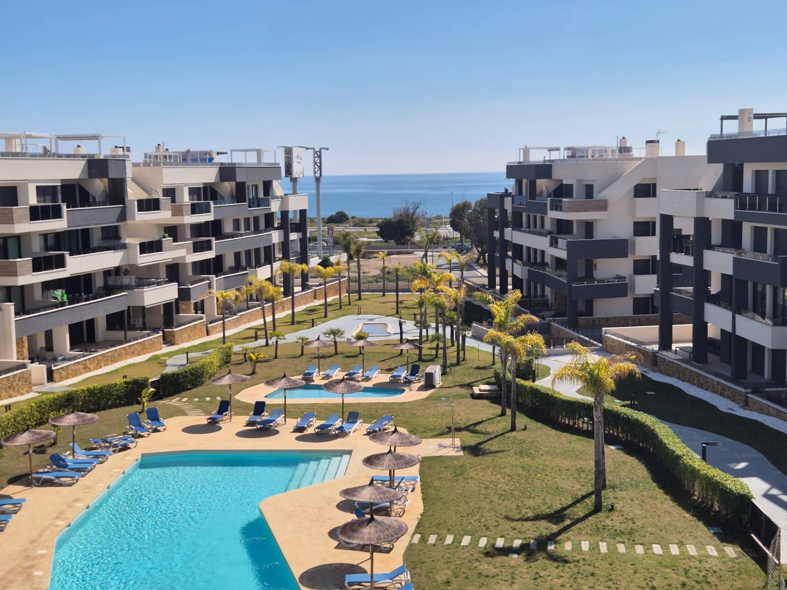 2 chambre Penthouse à vendre à Playa Flamenca avec piscine - 549 000 € (Ref: 9677037)