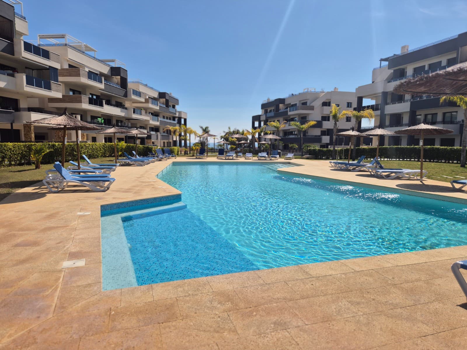 2 chambre Penthouse à vendre à Playa Flamenca avec piscine - 549 000 € (Ref: 9677037)