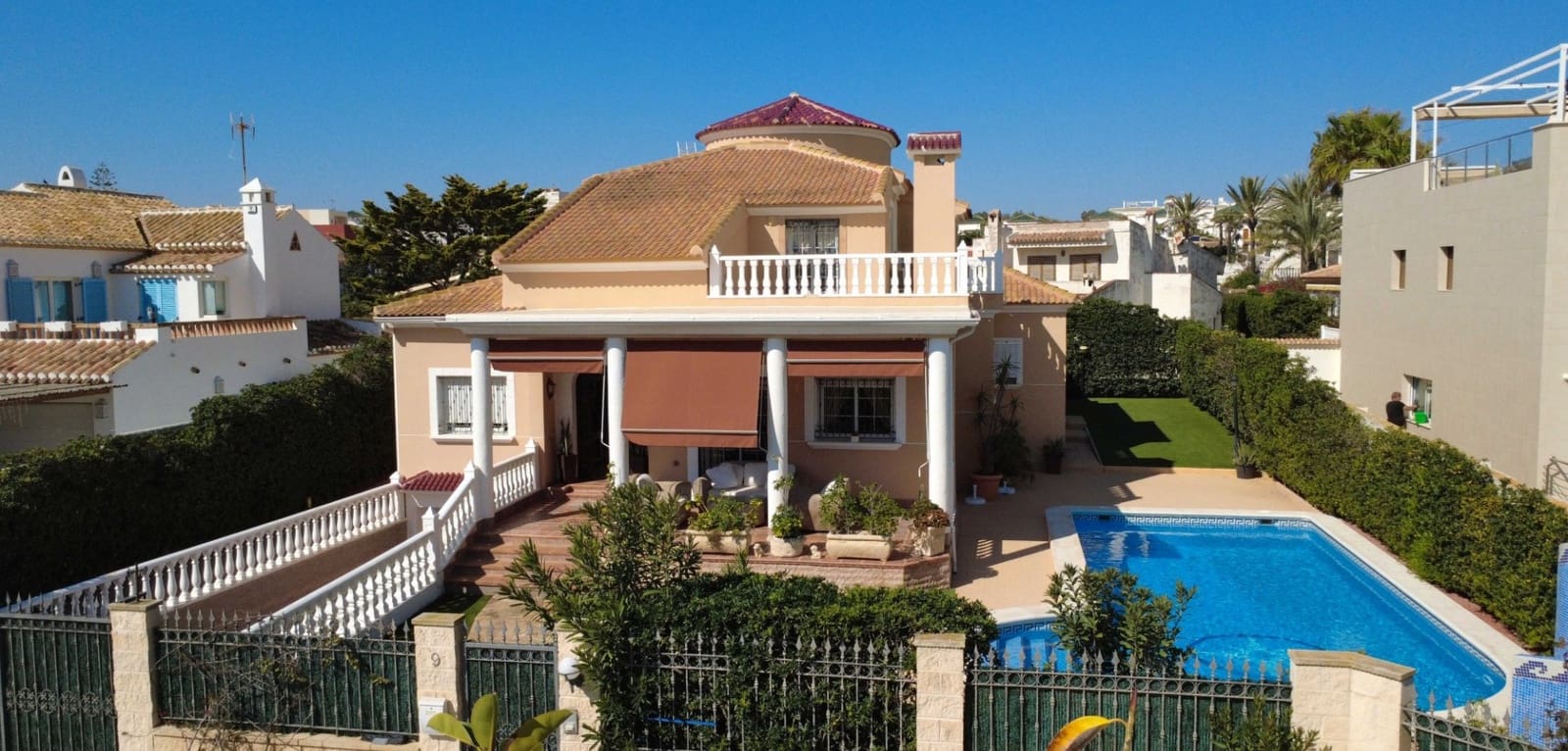 5 Zimmer Villa zu verkaufen in La Mata mit Pool - 950.000 € (Ref: 9721463)