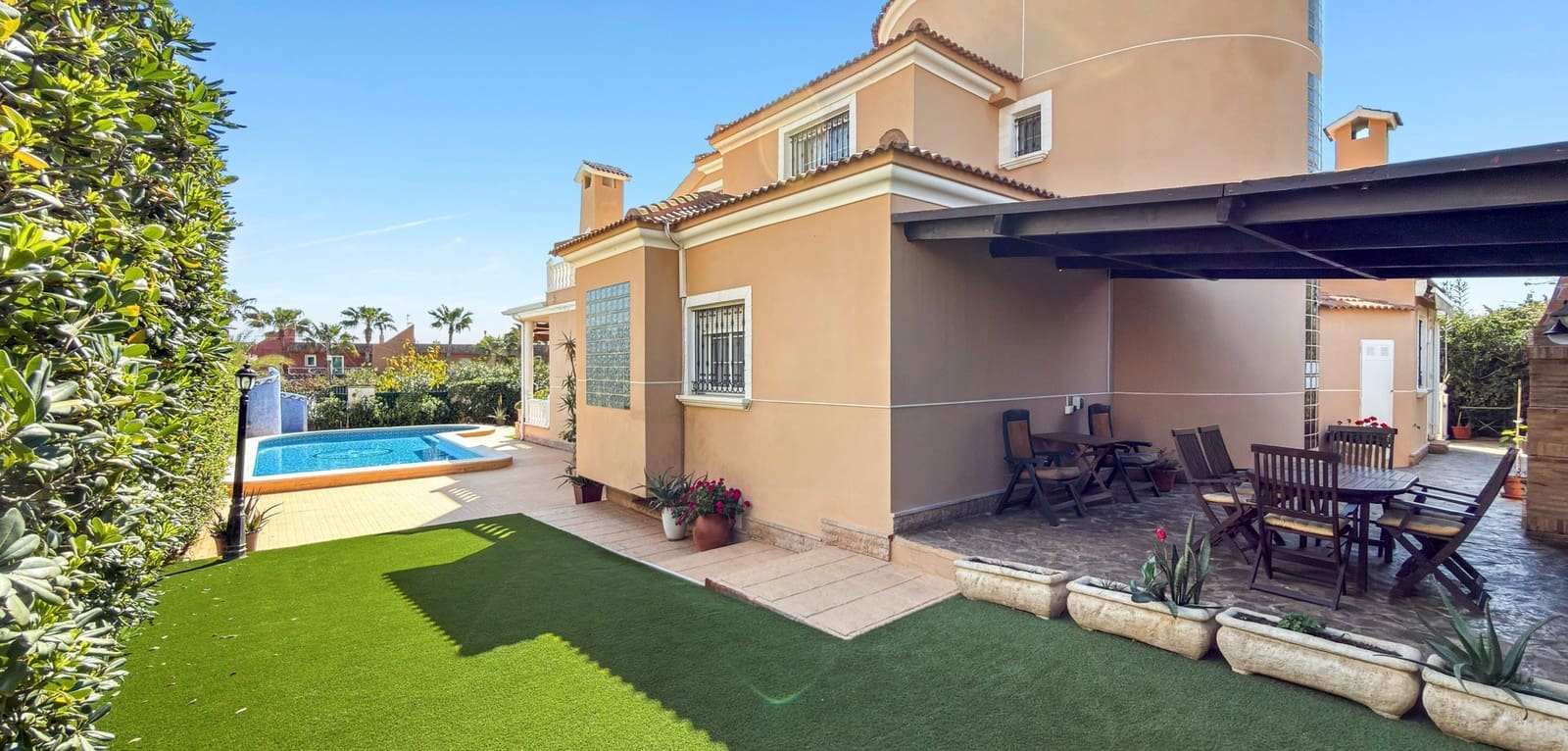 5 Zimmer Villa zu verkaufen in La Mata mit Pool - 950.000 € (Ref: 9721463)