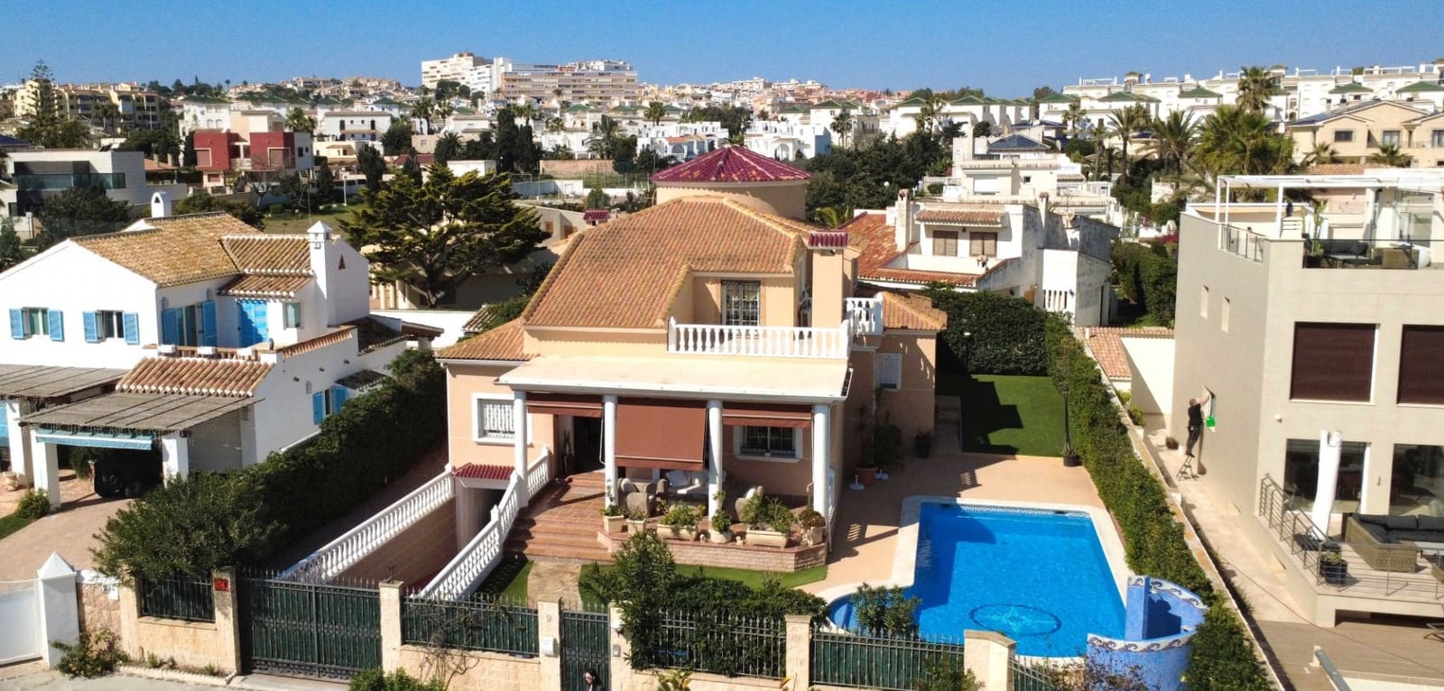 5 Zimmer Villa zu verkaufen in La Mata mit Pool - 950.000 € (Ref: 9721463)
