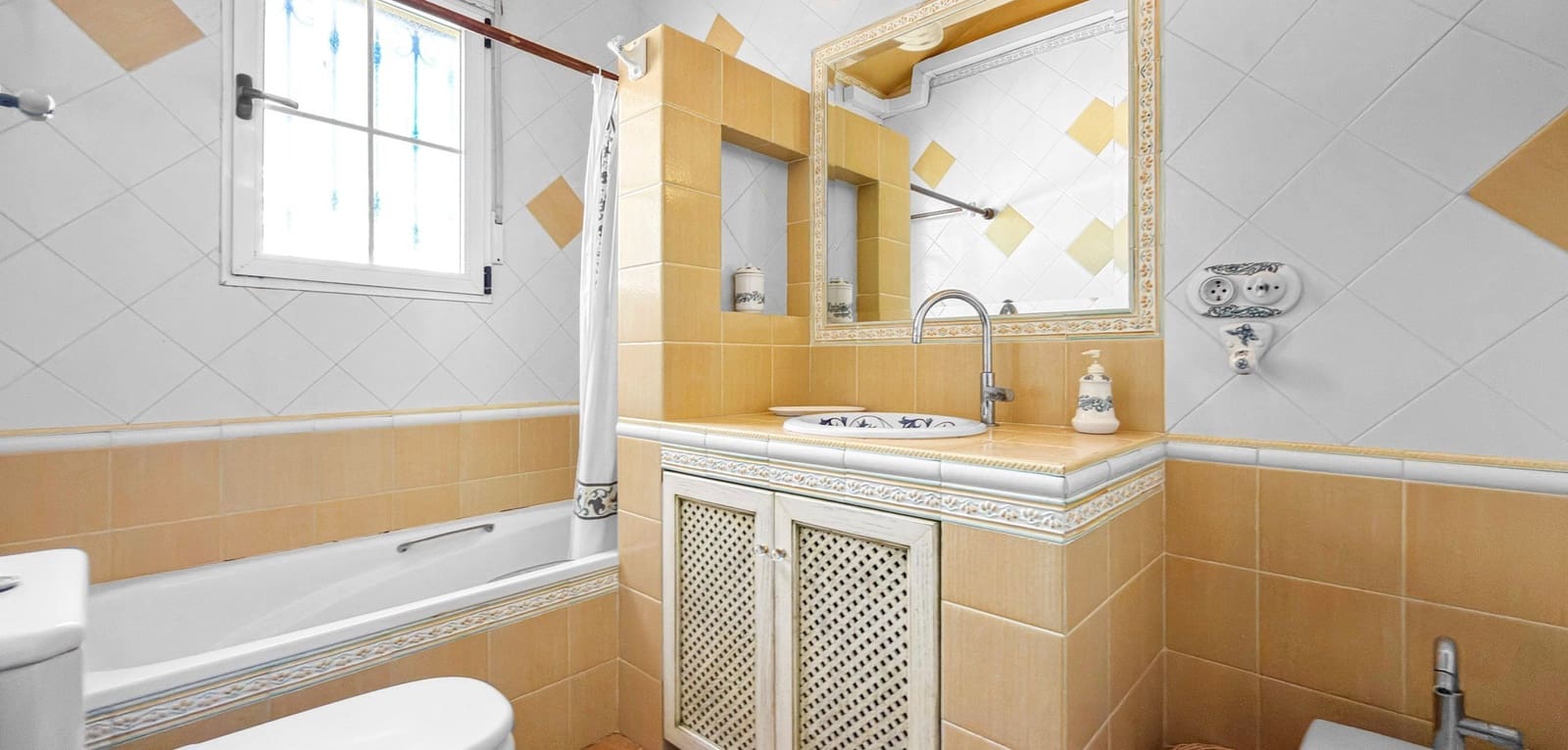 5 Zimmer Villa zu verkaufen in La Mata mit Pool - 950.000 € (Ref: 9721463)