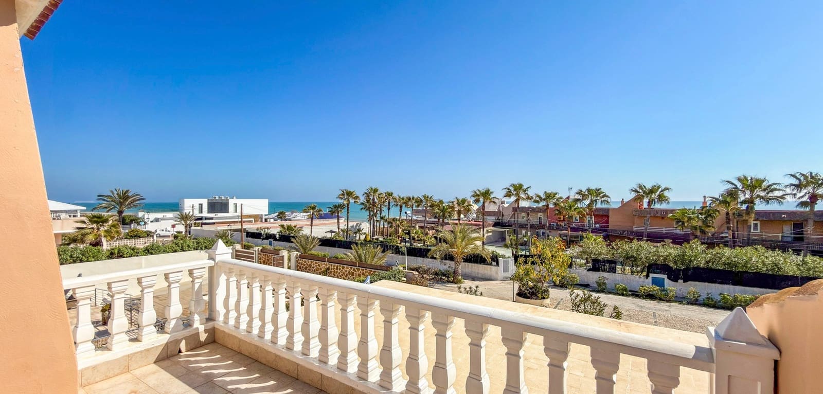 5 Zimmer Villa zu verkaufen in La Mata mit Pool - 950.000 € (Ref: 9721463)