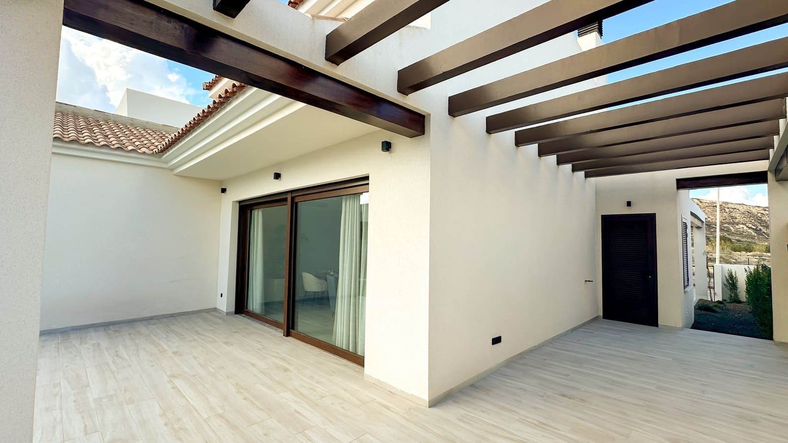 3 bedroom Villa for sale in Algorfa with pool garage - € 555,000 (Ref: 9775324)