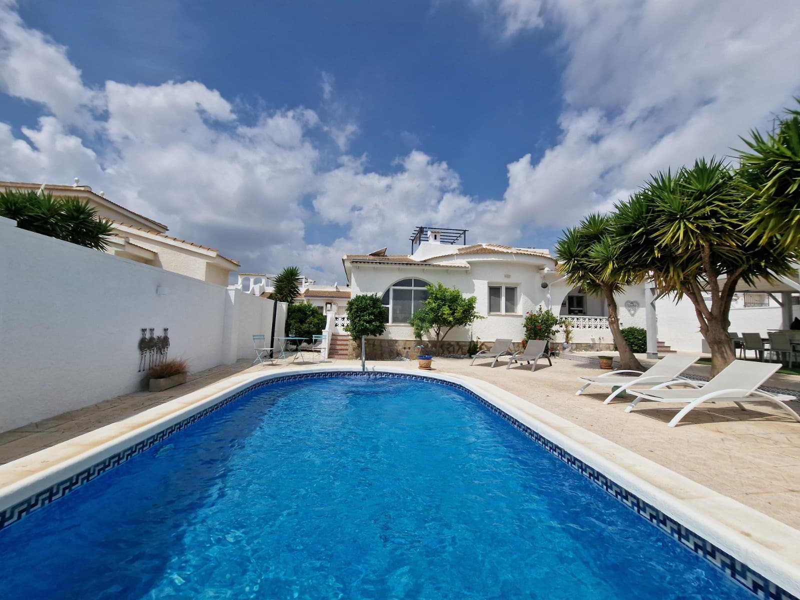 3 bedroom Villa for sale in Pueblo Bravo with pool - € 440,000 (Ref: 9815222)