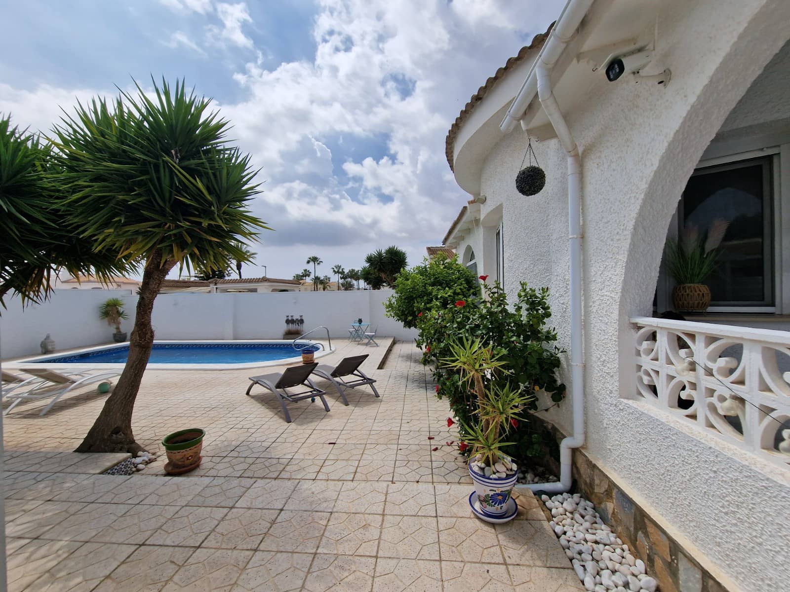 3 bedroom Villa for sale in Pueblo Bravo with pool - € 440,000 (Ref: 9815222)