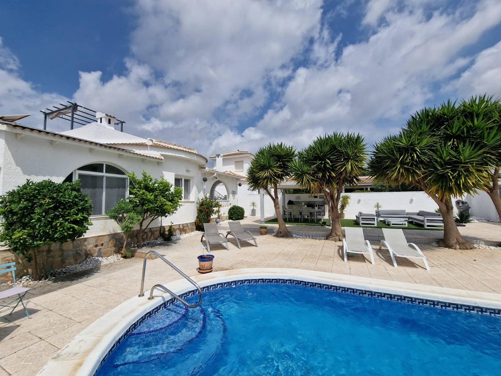 3 bedroom Villa for sale in Pueblo Bravo with pool - € 440,000 (Ref: 9815222)
