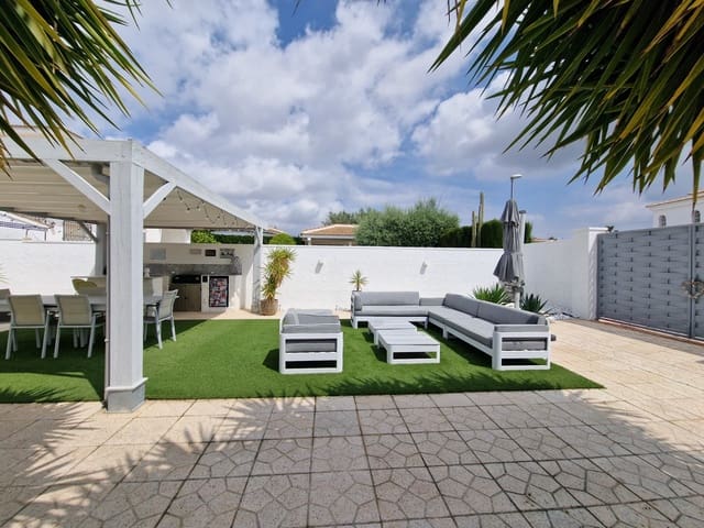 3 bedroom Villa for sale in Pueblo Bravo, Rojales with pool - € 440,000 (Ref: 9815222)