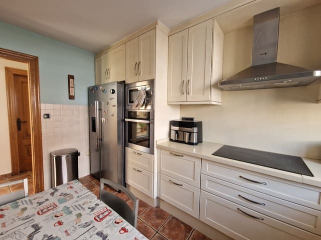4 soverom Hus til salgs i Zona Pueblo, Guardamar del Segura - € 345 000 (Ref: 9827959)