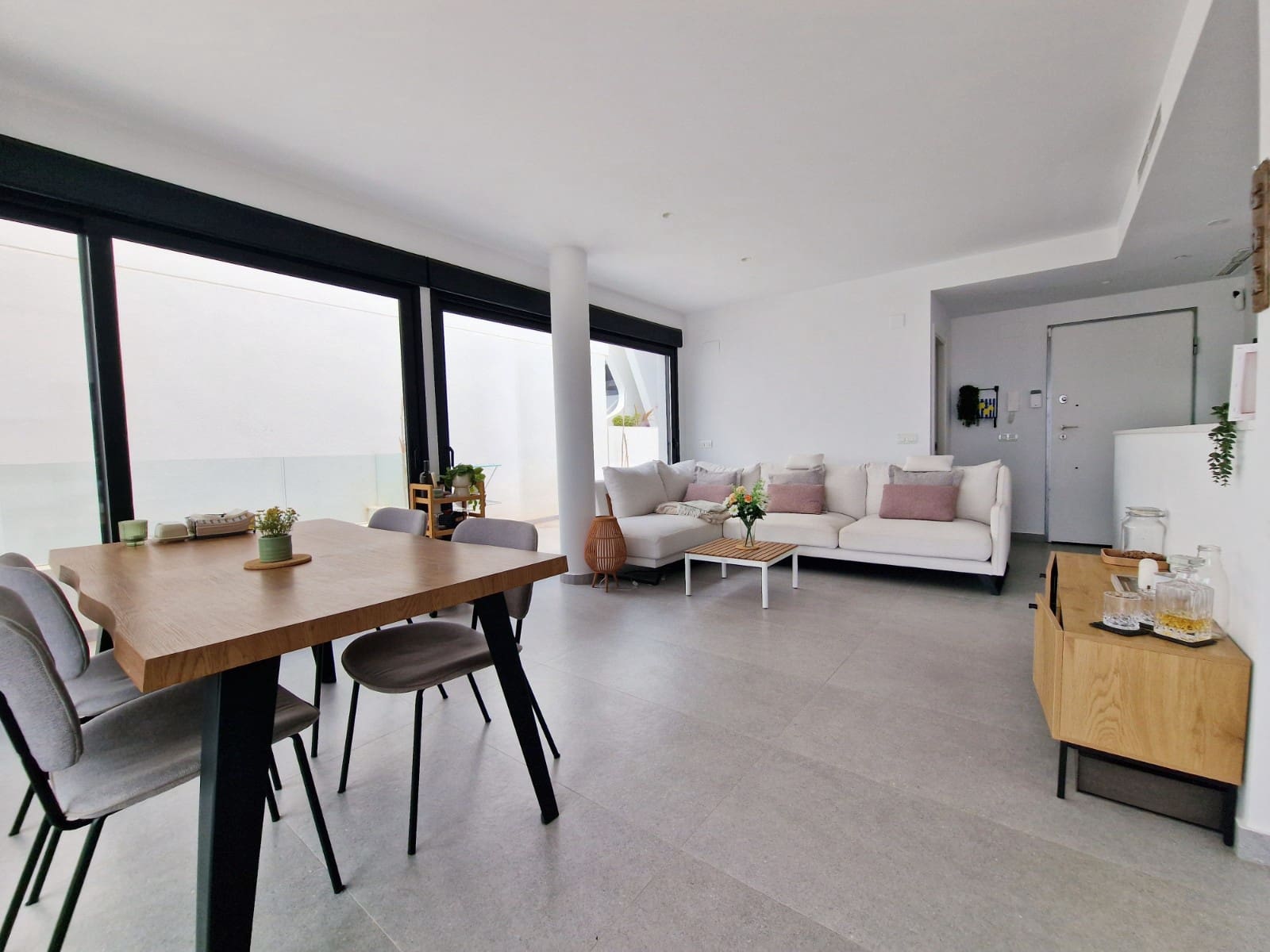 4 soveværelse Villa til salg i Guardamar del Segura med swimmingpool garage - € 570.000 (Ref: 9891415)