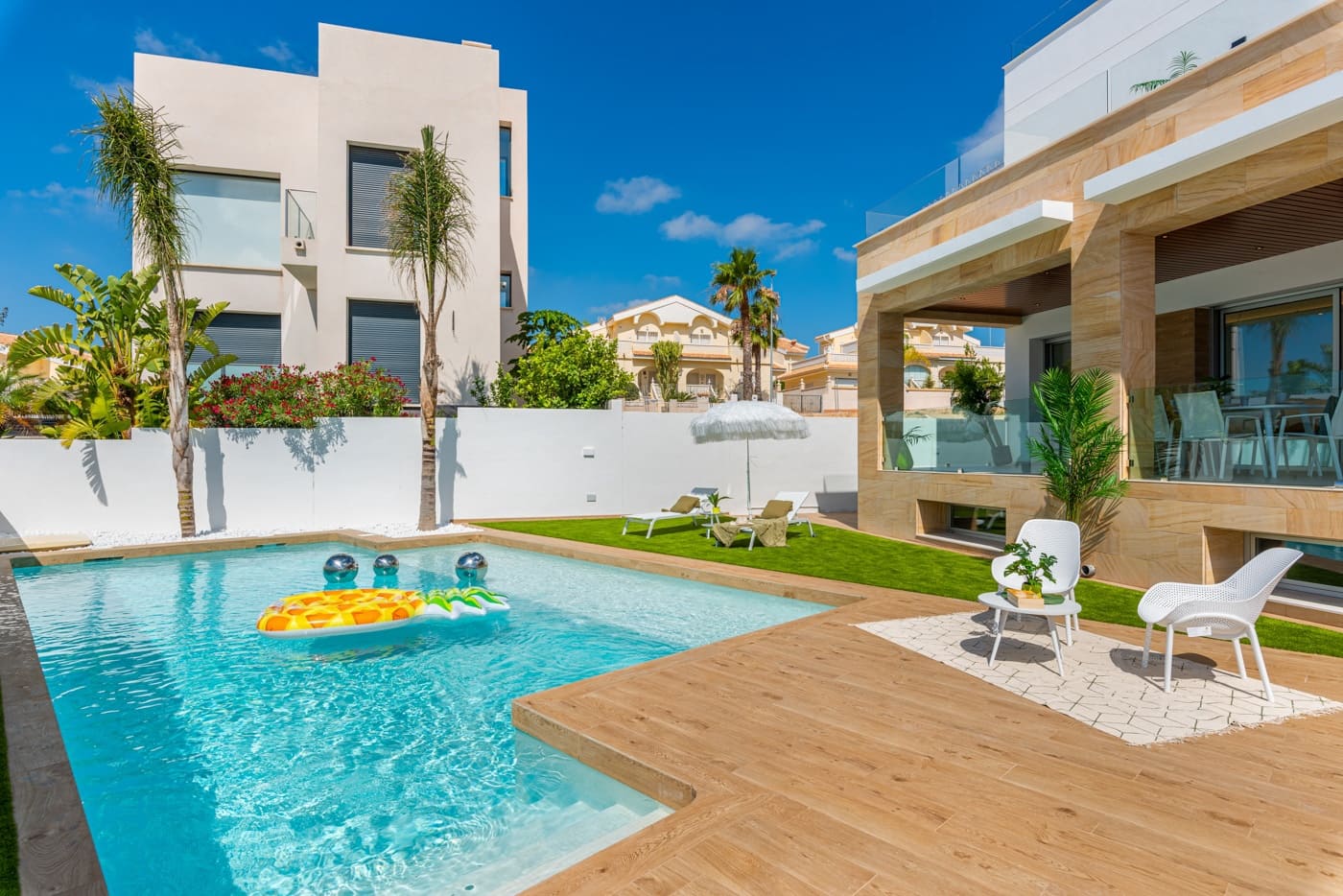 4 soveværelse Villa til salg i Ciudad Quesada med swimmingpool garage - € 988.505 (Ref: 9984525)