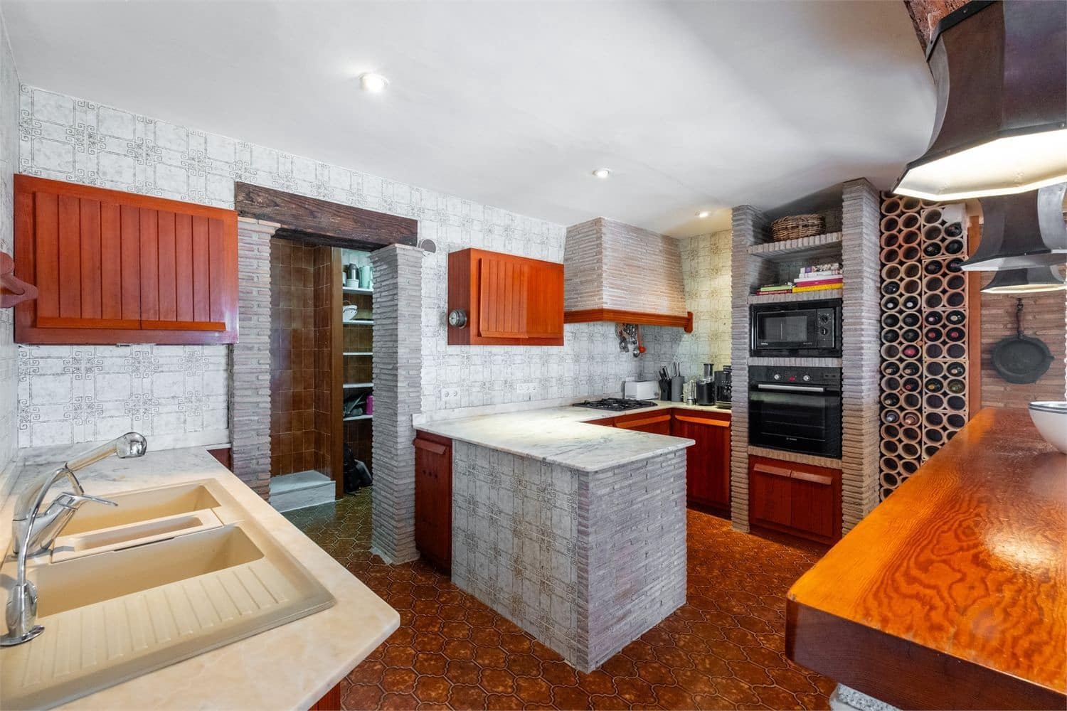 Villa zu verkaufen in Alicante / Alacant Stadt - 829.000 € (Ref: 10073230)