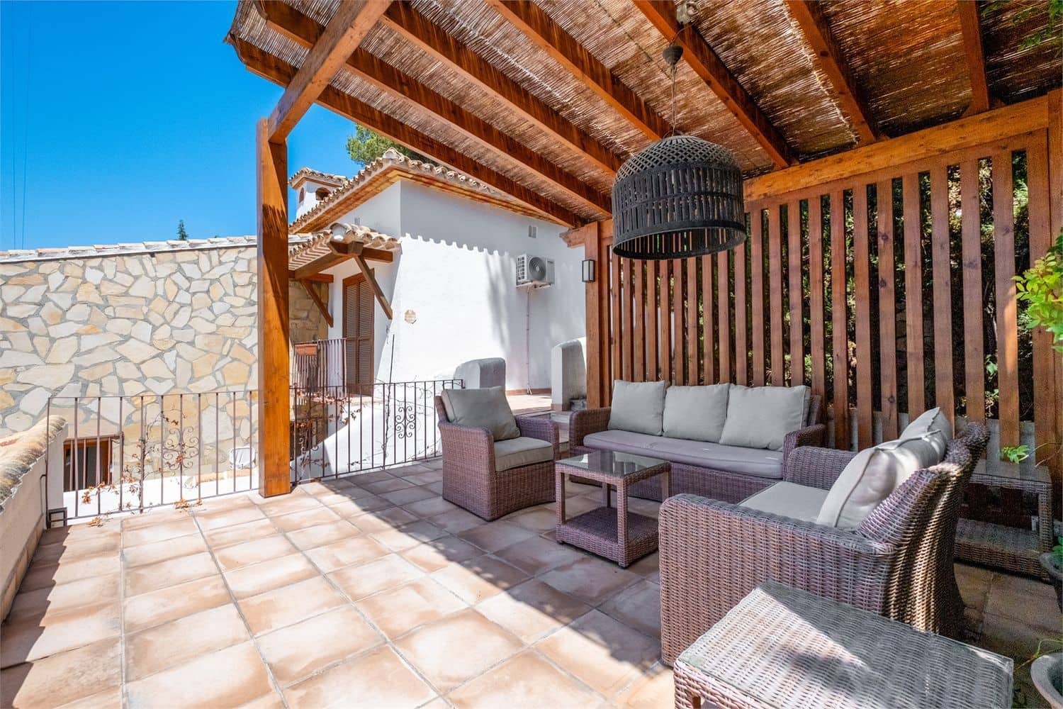 Villa zu verkaufen in Alicante / Alacant Stadt - 829.000 € (Ref: 10073230)