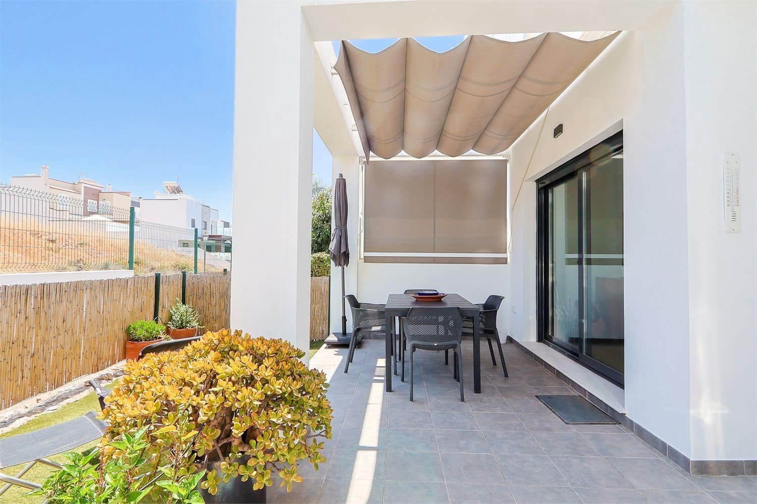 Reihenhaus zu verkaufen in Nerja - 449.000 € (Ref: 10098765)