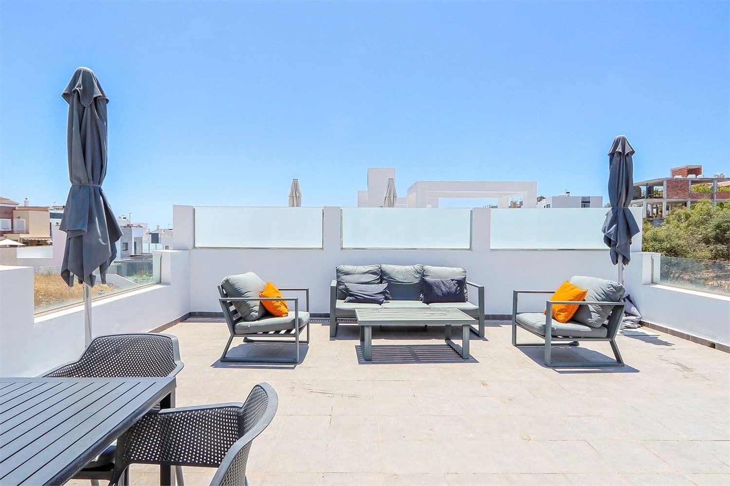 Reihenhaus zu verkaufen in Nerja - 449.000 € (Ref: 10098765)