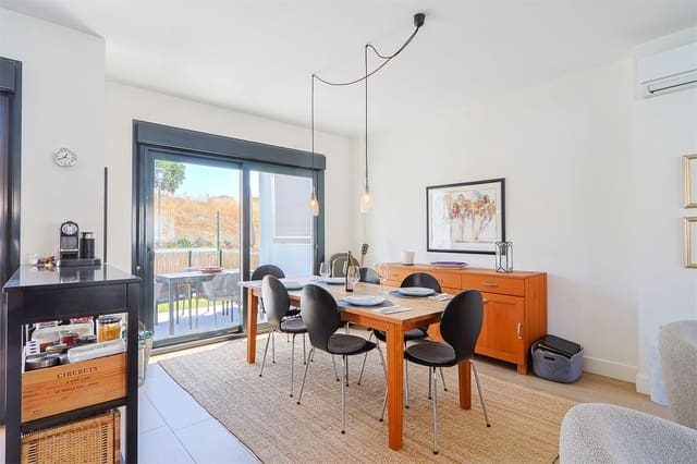 Rivitalo myytävänä paikassa Avda Pescia - Ctra de Frigiliana, Nerja - 449 000 € (Ref: 10098765)