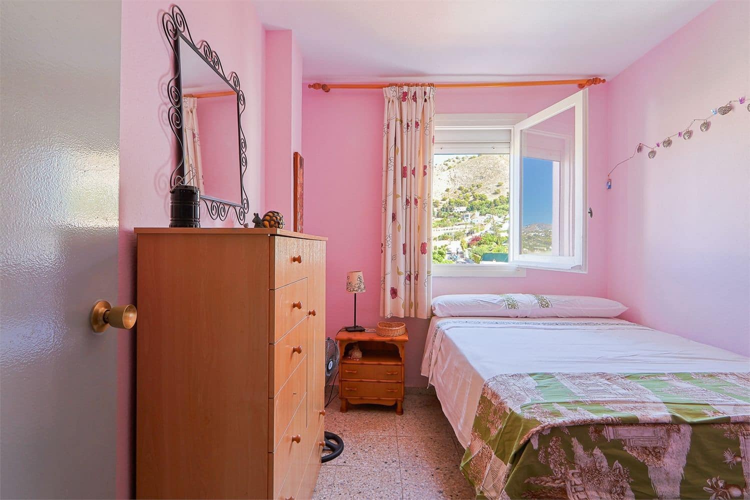 Lägenhet till salu i Nerja - 215 000 € (Ref: 10098767)