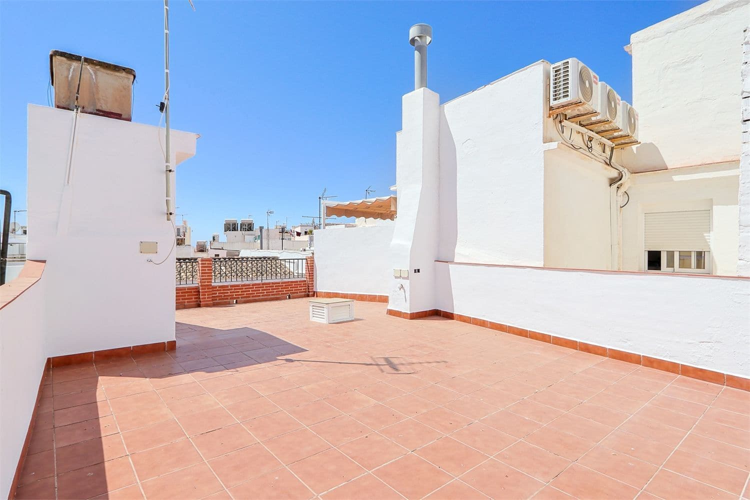 Omakotitalo myytävänä paikassa Nerja - 465 000 € (Ref: 10098768)