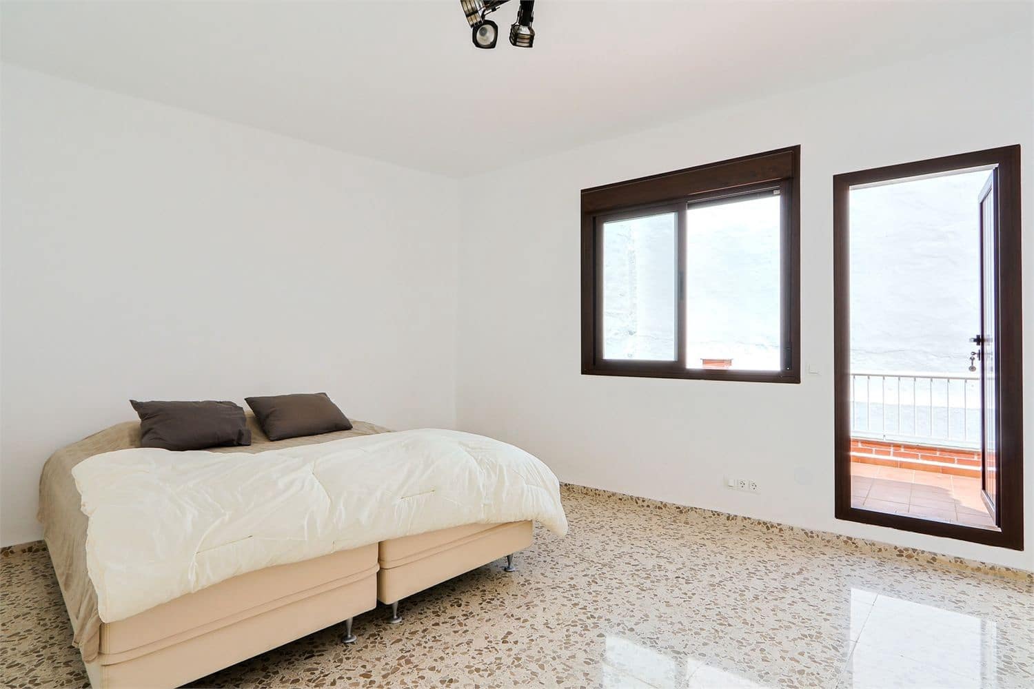 Omakotitalo myytävänä paikassa Nerja - 465 000 € (Ref: 10098768)