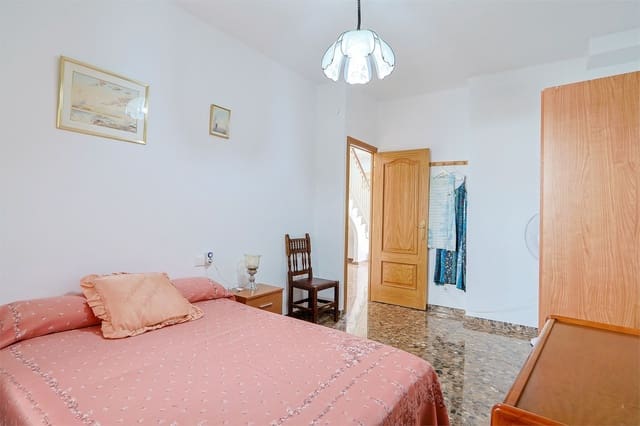 Omakotitalo myytävänä paikassa Centro, Nerja - 465 000 € (Ref: 10098768)