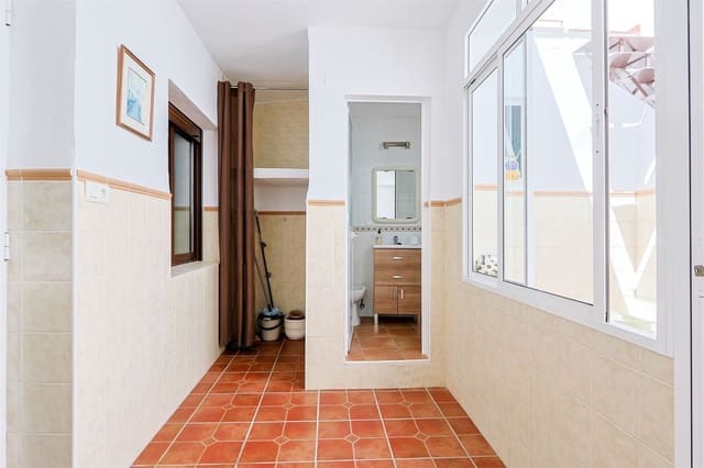 Omakotitalo myytävänä paikassa Centro, Nerja - 465 000 € (Ref: 10098768)