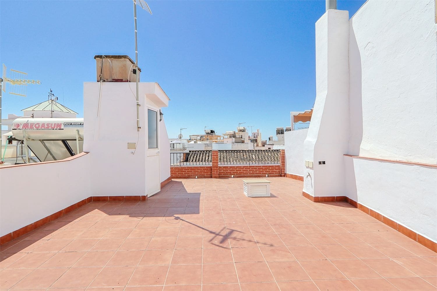 Omakotitalo myytävänä paikassa Nerja - 465 000 € (Ref: 10098768)