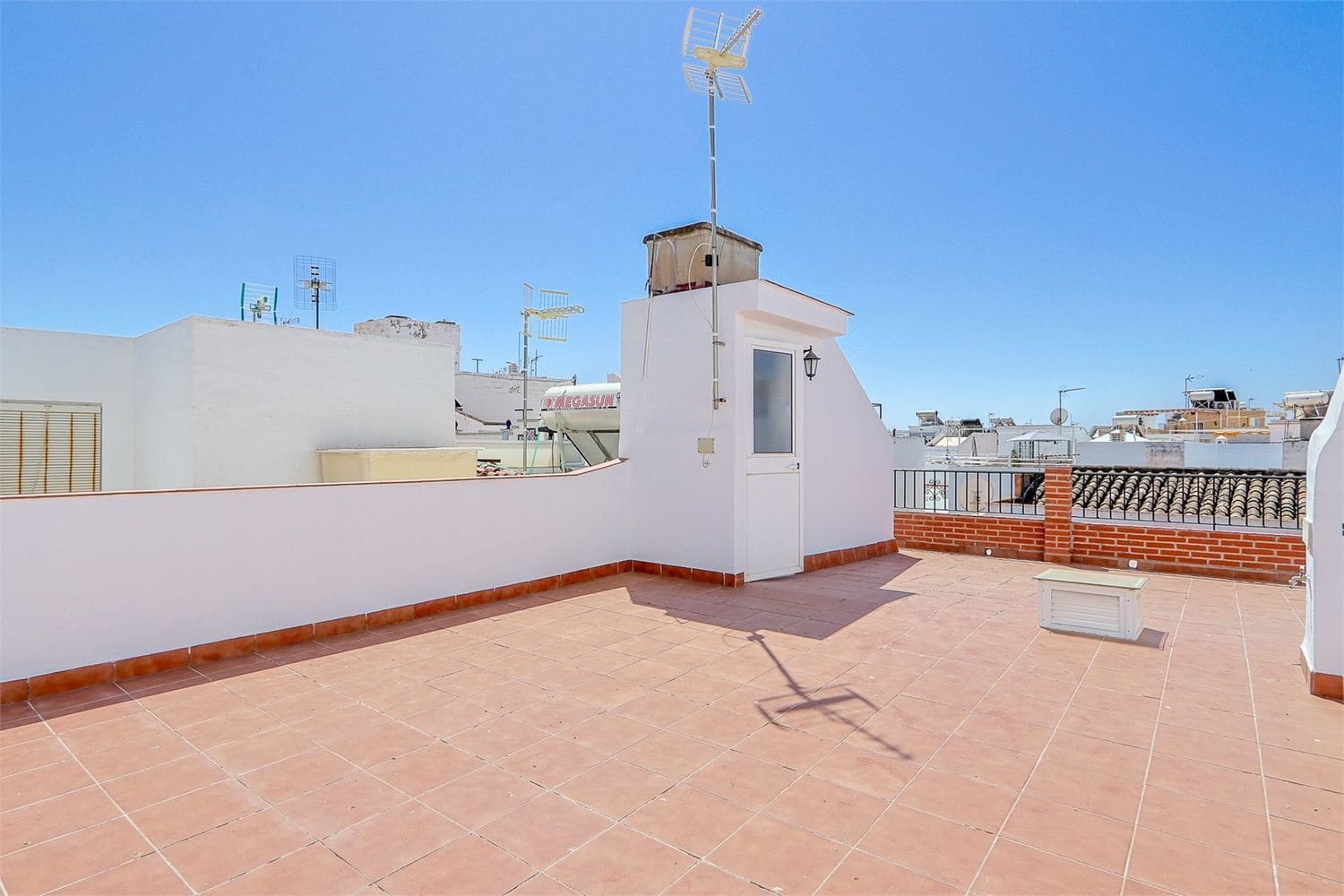 Omakotitalo myytävänä paikassa Nerja - 465 000 € (Ref: 10098768)