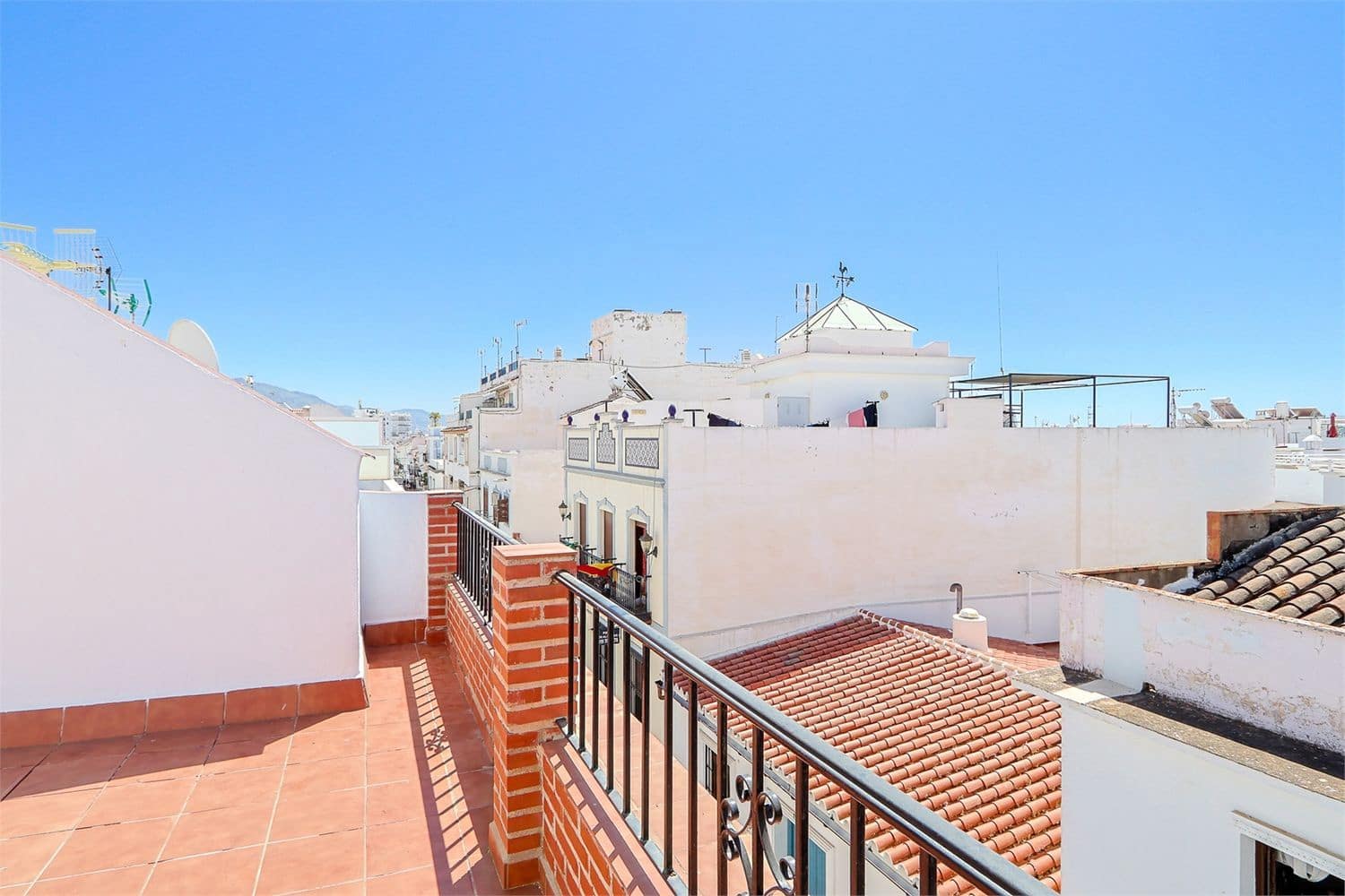 Omakotitalo myytävänä paikassa Nerja - 465 000 € (Ref: 10098768)