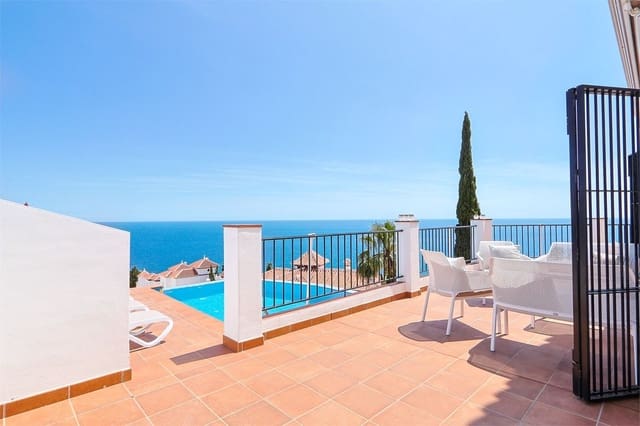 5 sovrum Villa till salu i Chaparil - Torrecilla - Punta Lara, Nerja med pool garage - 915 000 € (Ref: 10098773)