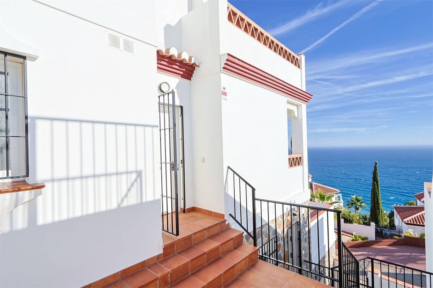 5 sovrum Villa till salu i Nerja med pool garage - 915 000 € (Ref: 10098773)