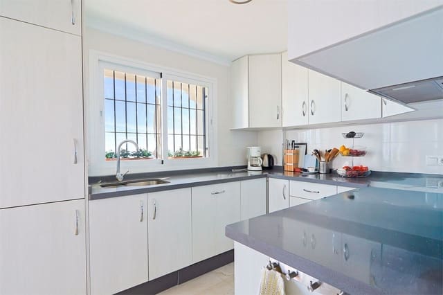 5 sovrum Villa till salu i Chaparil - Torrecilla - Punta Lara, Nerja med pool garage - 915 000 € (Ref: 10098773)