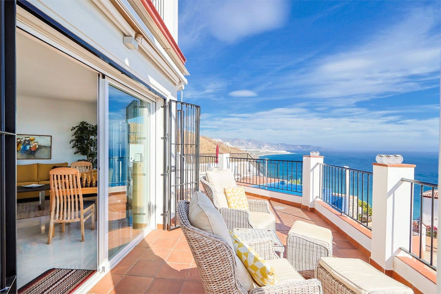 5 sovrum Villa till salu i Nerja med pool garage - 915 000 € (Ref: 10098773)