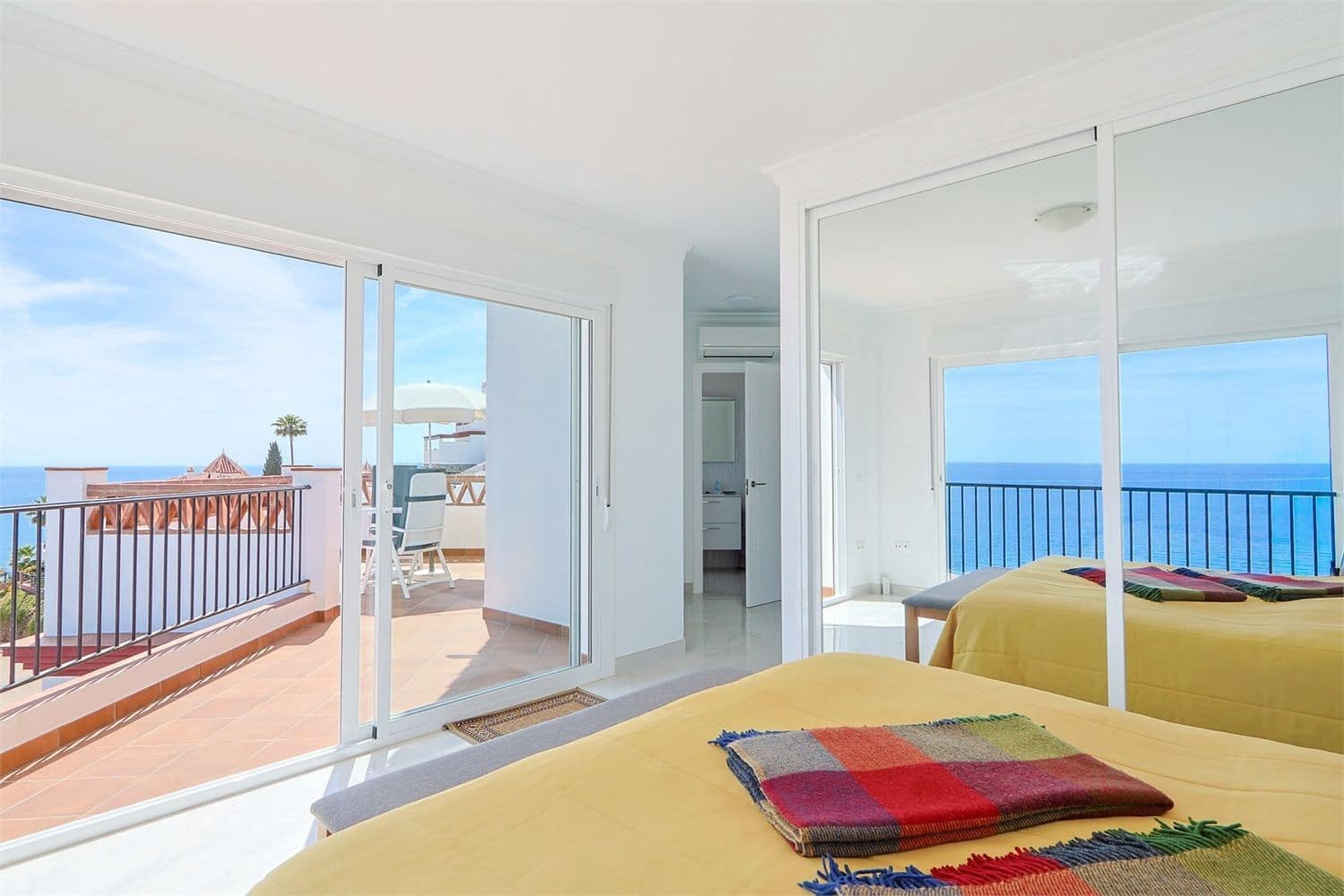 5 sovrum Villa till salu i Nerja med pool garage - 915 000 € (Ref: 10098773)