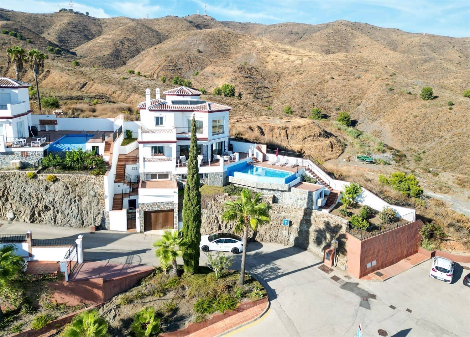 5 sovrum Villa till salu i Nerja med pool garage - 915 000 € (Ref: 10098773)