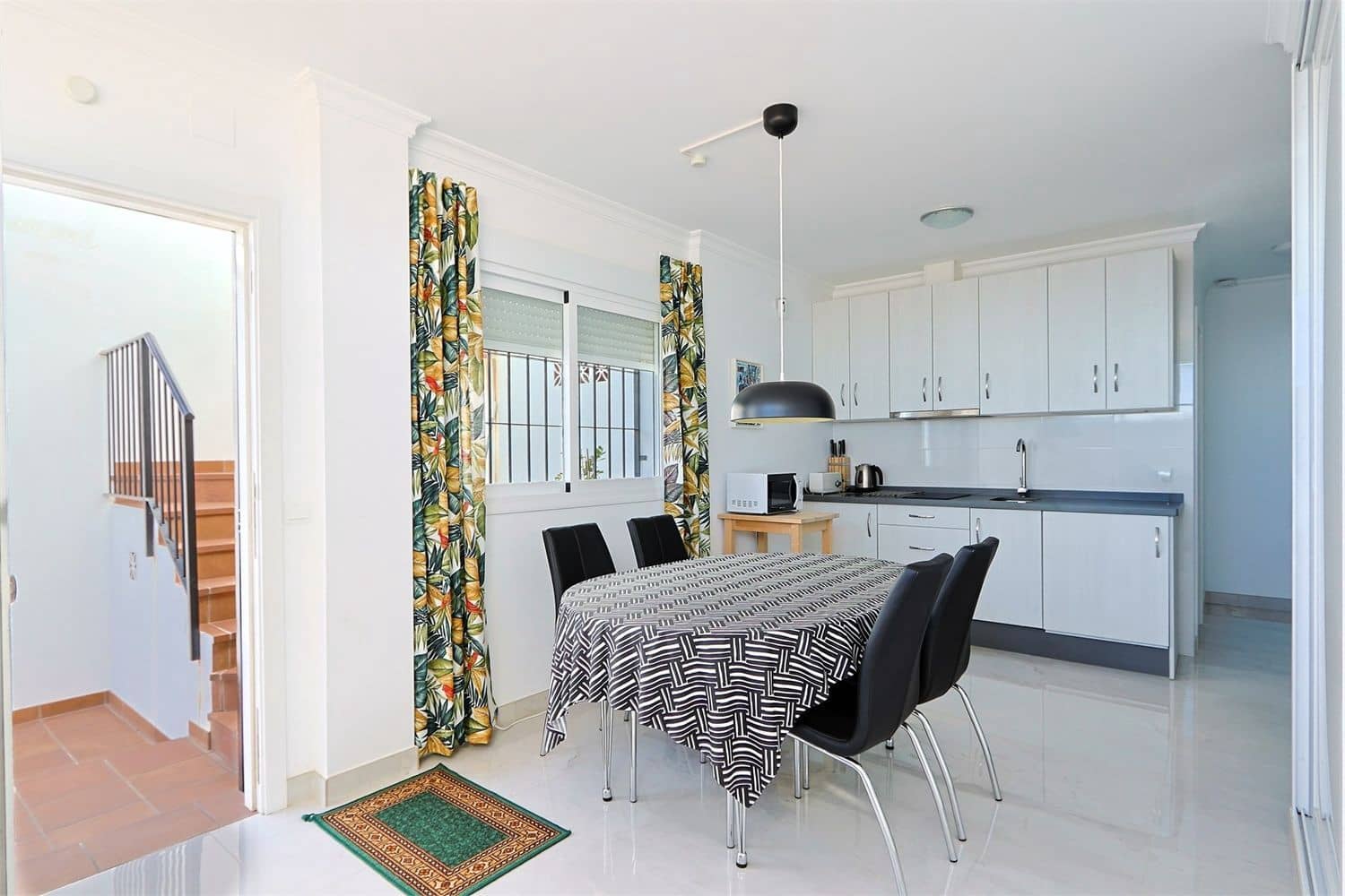 5 sovrum Villa till salu i Nerja med pool garage - 915 000 € (Ref: 10098773)