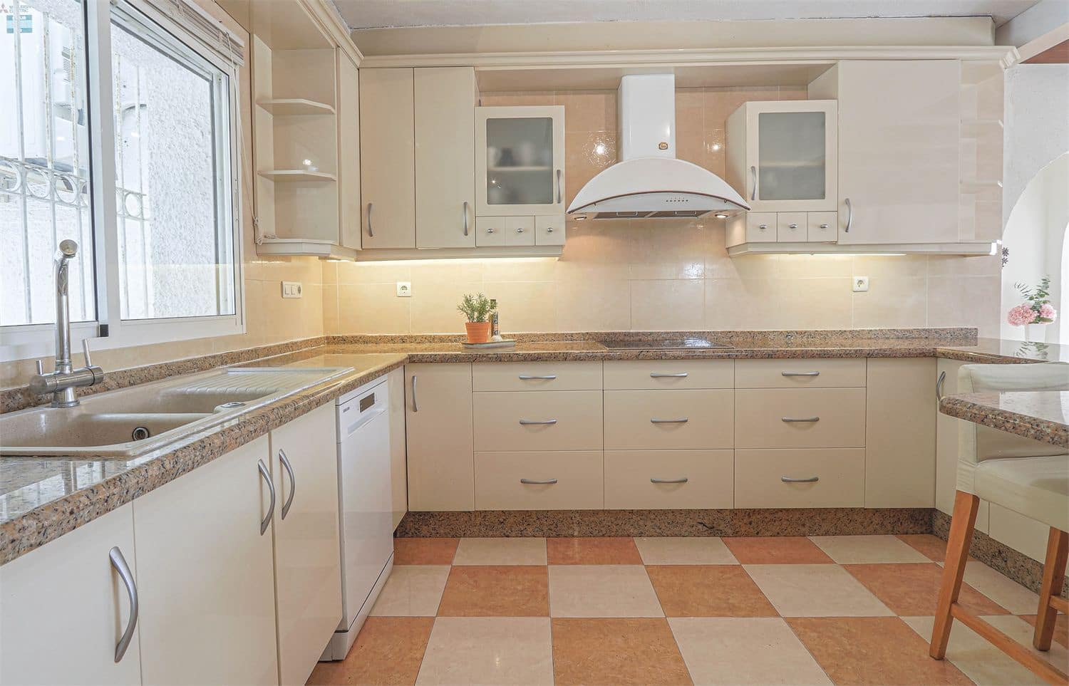 Villa till salu i Cotobro - 675 000 € (Ref: 10098775)