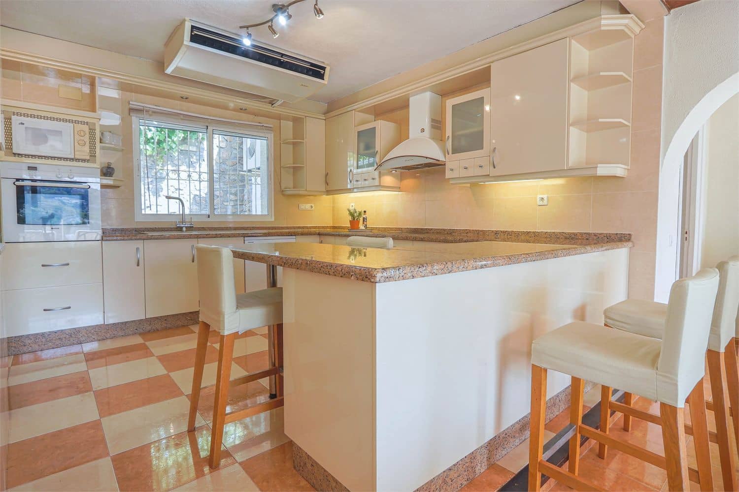 Villa till salu i Cotobro - 675 000 € (Ref: 10098775)