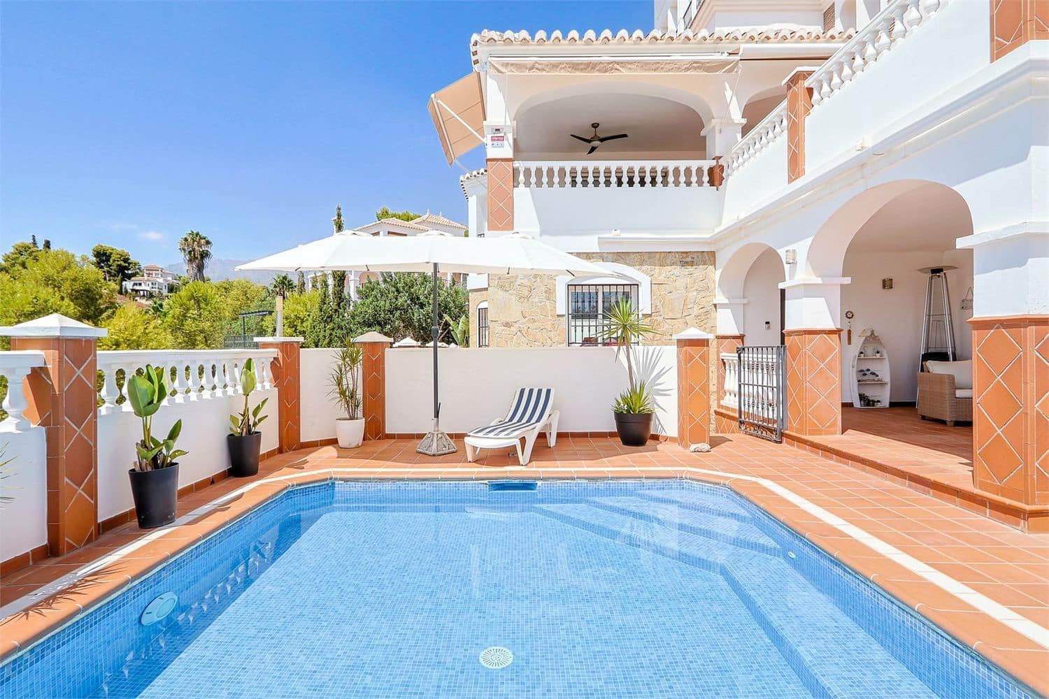 Villa/Maison à vendre à Frigiliana - 1 400 000 € (Ref: 10098776)