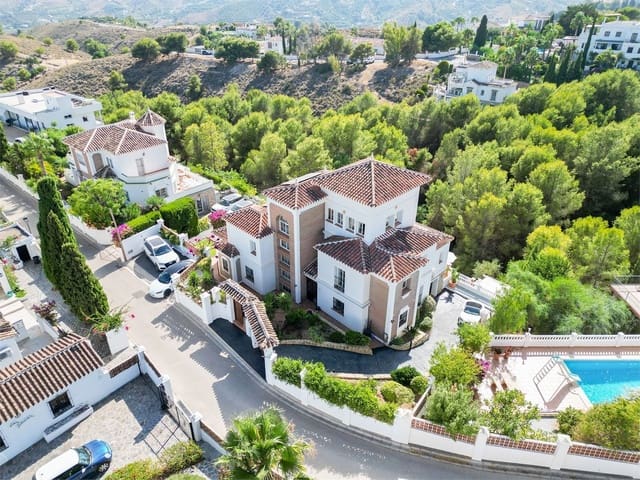 Villa/Maison à vendre à Frigiliana - 1 400 000 € (Ref: 10098776)
