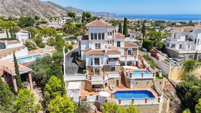 Villa/Maison à vendre à Frigiliana - 1 400 000 € (Ref: 10098776)