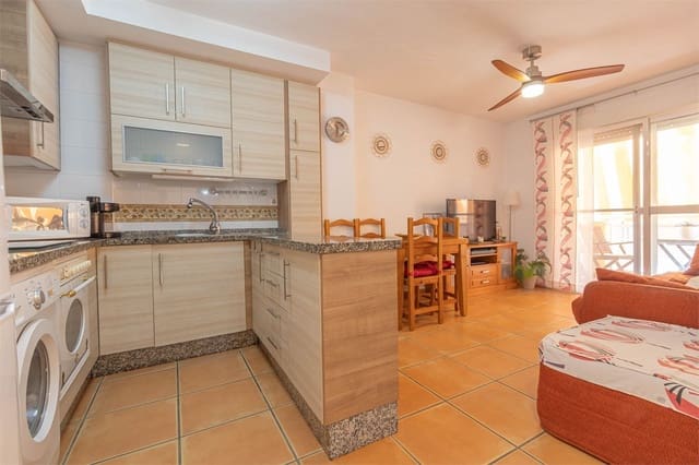 Strandleiligheter til salgs i El Morche, Torrox - € 220 000 (Ref: 10098777)