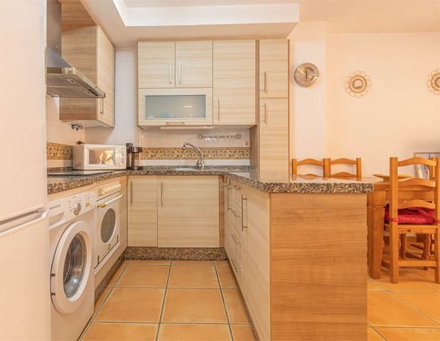 Strandleiligheter til salgs i El Morche, Torrox - € 220 000 (Ref: 10098777)