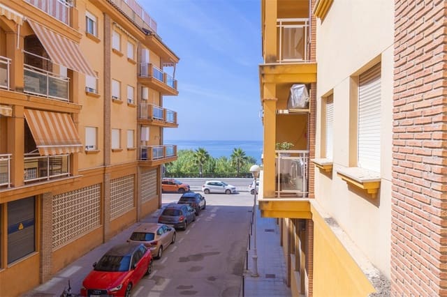 Strandleiligheter til salgs i El Morche, Torrox - € 220 000 (Ref: 10098777)